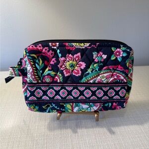 Vera Bradley - Women's Lined Makeup Cosmetic Bag in Parisian Paisley - Like New